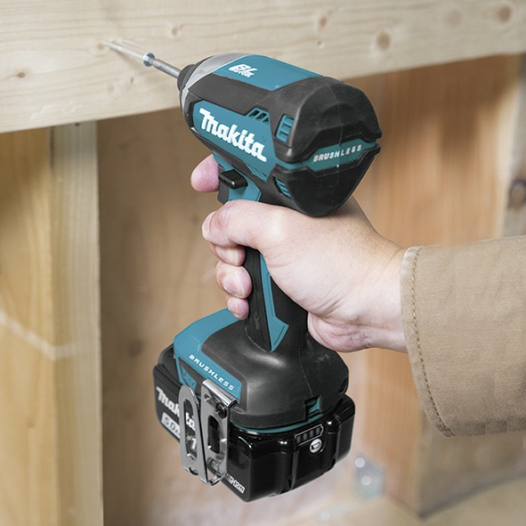 Atornillador impacto Makita DTD153RTJ