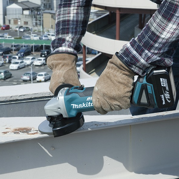 Miniamoladora Makita DGA513RTJ