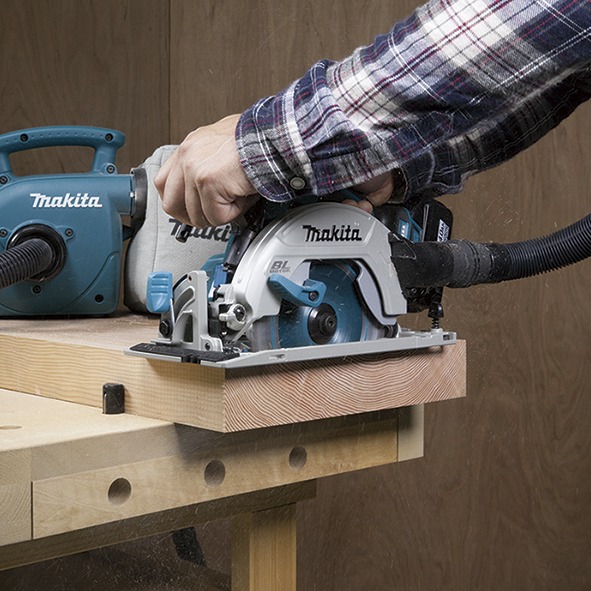Sierra circular Makita DHS680RMJ
