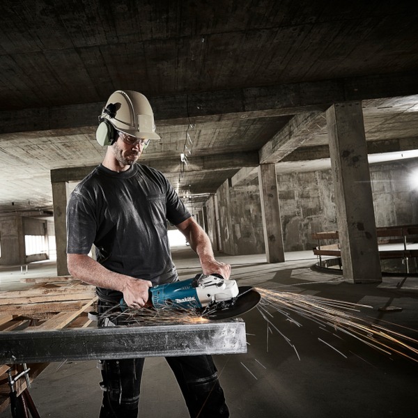 Amolador angular GA9020 Makita